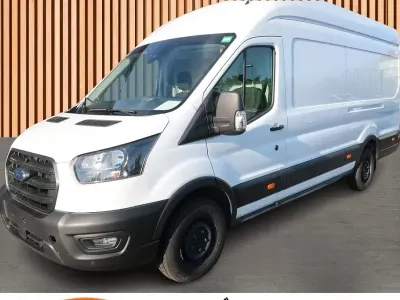 Używany Ford Transit Trend 131 KM (96 kW) 2022 Biały Minivan