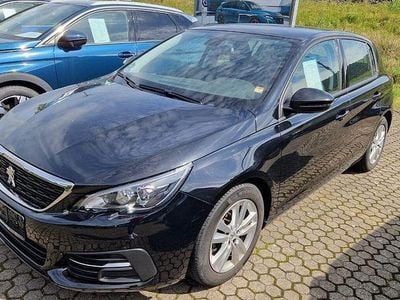 Gebraucht Peugeot 308 Active 131 PS (96 kW) 2019 Schwarz perla nera/metalliclackierung (metallic) Limousine