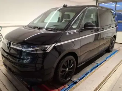 Usata VW T7 Style 150 CV (110 kW) 2025 Nero Furgone