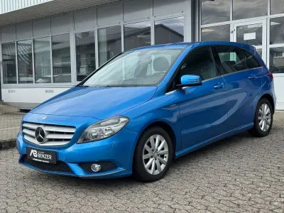 Gebraucht Mercedes B180 Edition 109 PS (80 kW) 2013 Blau Van / Kleinbus