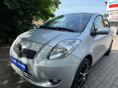 Gebraucht Toyota Yaris Luna 69 PS (50 kW) 2008 Silber Kleinwagen