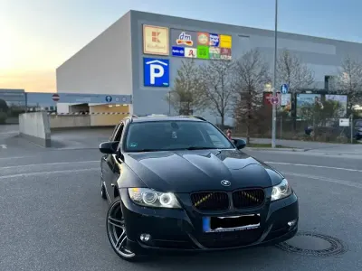 Gebraucht BMW 320 184 PS (135 kW) 2010 Schwarz Kombi