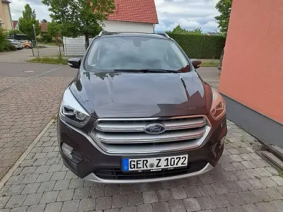 Gebraucht Ford Kuga Vignale 150 PS (110 kW) 2018 Grau SUV