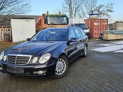 Second-hand Mercedes E200 184 CP (135 kW) 2008 Negru Break