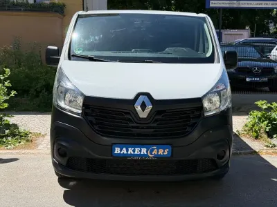 Gebraucht Renault Trafic Expression 145 PS (106 kW) 2019 Weiß Van / Kleinbus