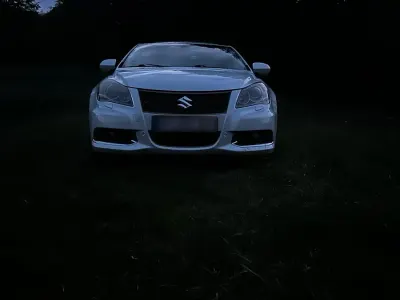 Gebraucht Suzuki Kizashi 179 PS (131 kW) 2011 Weiß Limousine