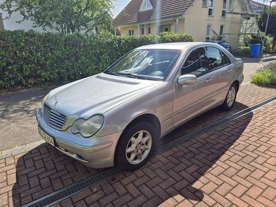 Mercedes C200