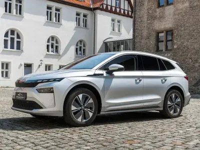 Neu Skoda Enyaq iV Loft 210 kW (286 PS) 2025 Silber SUV