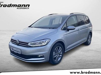 Oyster silver Gebraucht 2024 VW Touran Comfortline Van / Kleinbus | 37.345 € (Etwas zu teuer)