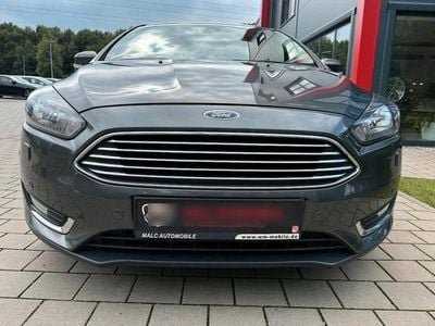 Grau Gebraucht 2016 Ford Focus Limousine | 9.100 € (Guter Preis)