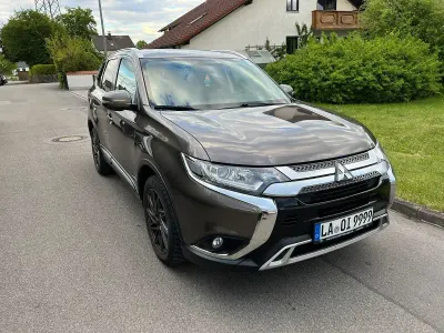 Używany Mitsubishi Outlander Diamant Edition 150 KM (110 kW) 2019 Brązowy SUV