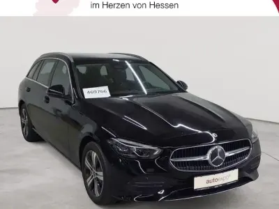Gebraucht Mercedes C300e Avantgarde 204 PS (150 kW) 2023 Schwarz Limousine