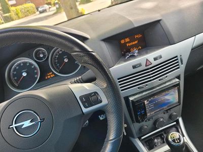 Second-hand Opel Astra GTC 115 CP (84 kW) 2008 Argintiu Coupe