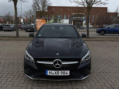 Gebraucht Mercedes CLA180 Urban 122 PS (89 kW) 2017 Schwarz Limousine