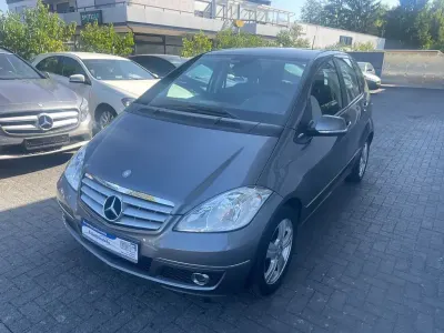 Gebraucht Mercedes A160 Premium 95 PS (69 kW) 2012 Grau Kleinwagen