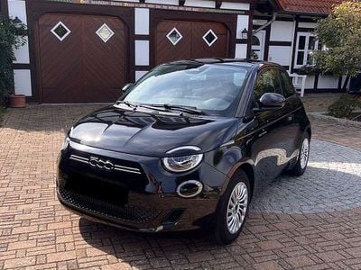 Second-hand Fiat 500e 69 kW (95 CP) 2022 Negru Berlinǎ
