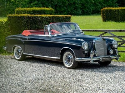 Blau Gebraucht 1956 Mercedes 220 Cabrio | 134.900 €