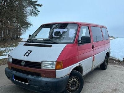 Rot Gebraucht 1998 VW Caravelle Van / Kleinbus | 2.000 €