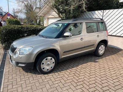 Usata Skoda Yeti 105 CV (77 kW) 2012 Argento SUV