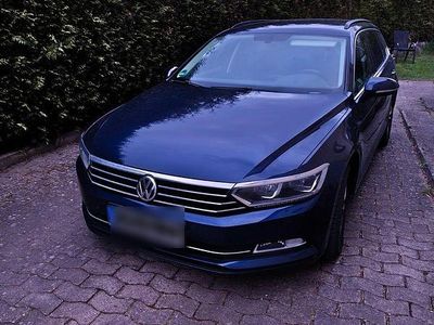 Gebraucht VW Passat Comfortline 150 PS (110 kW) 2018 Blau Kombi