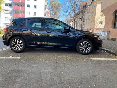 Second-hand VW Golf VIII 150 CP (110 kW) 2021 Negru Break