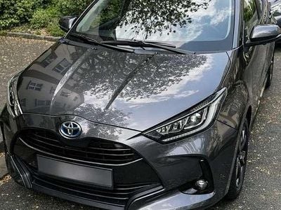 Gebraucht Toyota Yaris Hybrid Team 116 PS (85 kW) 2022 Limousine