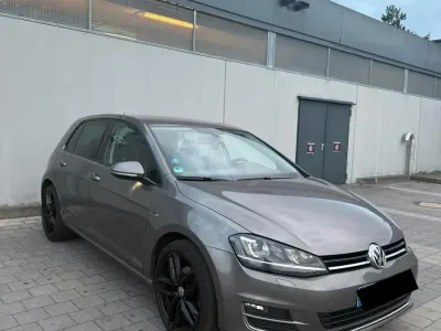 Gebraucht VW Golf VII LOUNGE 150 PS (110 kW) 2016 Grau Limousine