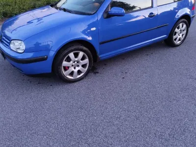 Second-hand VW Golf IV 100 CP (73 kW) 2002 Albastru Hatchback