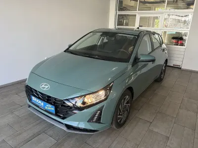 Neu Hyundai i20 90 PS (66 kW) 2026 Grau Kleinwagen