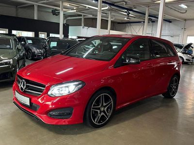 Gebraucht Mercedes B200 Sport 156 PS (114 kW) 2015 Rot Kleinwagen