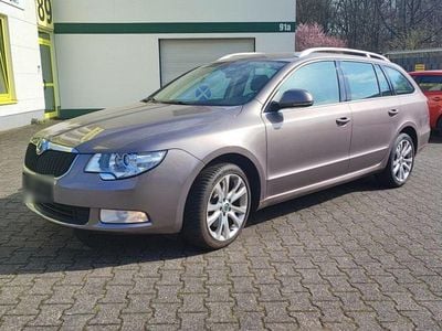 Gebraucht Skoda Superb Ambition 160 PS (117 kW) 2010 Silber Kombi