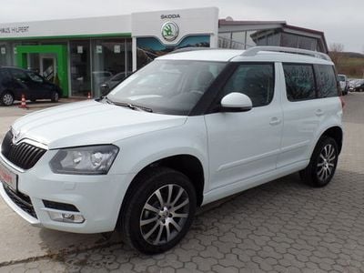 Weiß metallic Gebraucht 2015 Skoda Yeti SUV | 18.490 €
