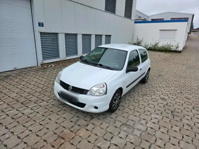 Gebraucht Renault Clio III 88 PS (64 kW) 2010 Weiß Kleinwagen