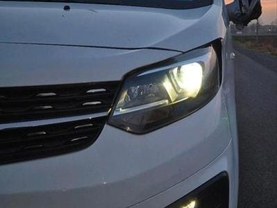 Weiß Gebraucht 2024 Opel Vivaro Van / Kleinbus | 16.800 €