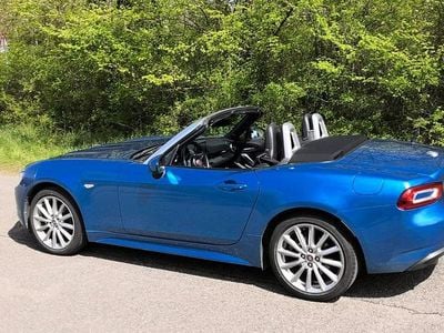 Second-hand Fiat 124 Spider Lusso 140 CP (102 kW) 2017 Albastru Cabrio