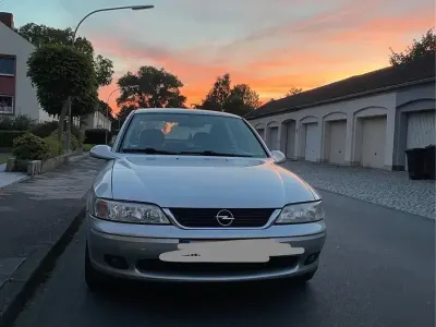 Gebraucht Opel Vectra 101 PS (74 kW) 2001 Silber Limousine
