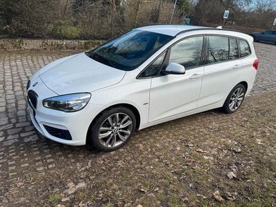 Usata BMW 218 Gran Tourer Sport Line 150 CV (110 kW) 2016 Bianco Monovolume