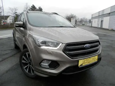 Gebraucht Ford Kuga ST-Line 150 PS (110 kW) 2019 Silber SUV