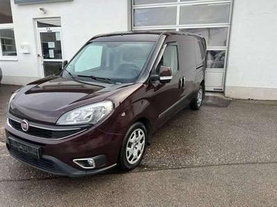Colore esterno bordeaux vr Gebraucht 2017 Fiat Doblò Van / Kleinbus | 3.780 € (Teuer)