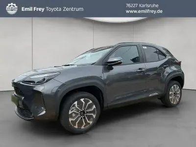 Neu Toyota Yaris 131 PS (96 kW) 2025 Grau Kleinwagen