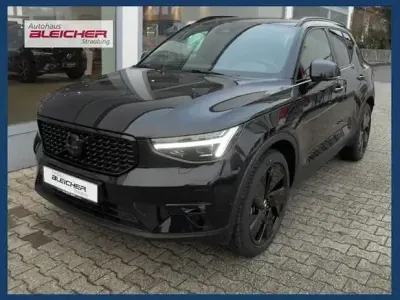 Używany Volvo XC40 Plus 197 KM (144 kW) 2025 Czarny SUV