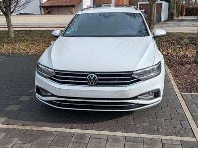 Gebraucht VW Passat 190 PS (139 kW) 2022 Weiß Kombi