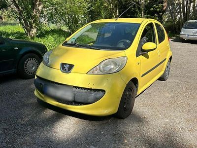 Usata Peugeot 107 68 CV (50 kW) 2005 Giallo Utilitaria