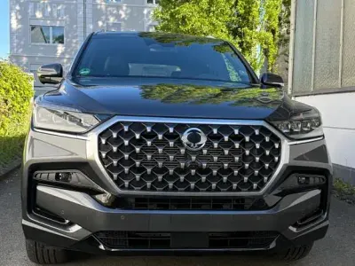 Gebraucht SsangYong Rexton Sapphire 203 PS (149 kW) 2022 Grau SUV