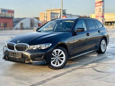 Schwarz Gebraucht 2021 BMW 318 Advantage Kombi | 15.700 € (Etwas zu teuer)