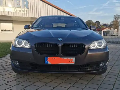 Gebraucht BMW 523 Sport Line 204 PS (150 kW) 2012 Braun Limousine