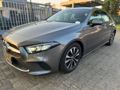 Gebraucht Mercedes A200 Business 163 PS (119 kW) 2022 Grau Limousine