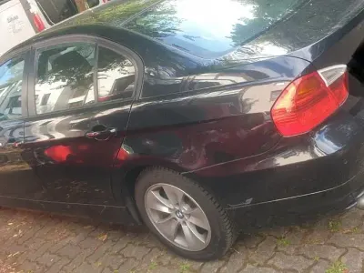 Gebraucht BMW 318 143 PS (105 kW) 2008 Schwarz Limousine