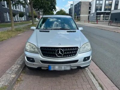 Gebraucht Mercedes ML320 224 PS (164 kW) 2006 Silber SUV