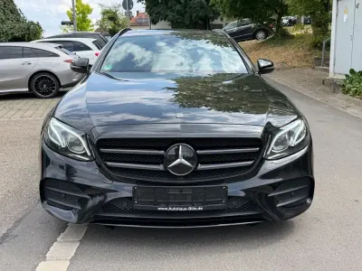 Gebraucht Mercedes E250 AMG 211 PS (155 kW) 2017 Schwarz Limousine